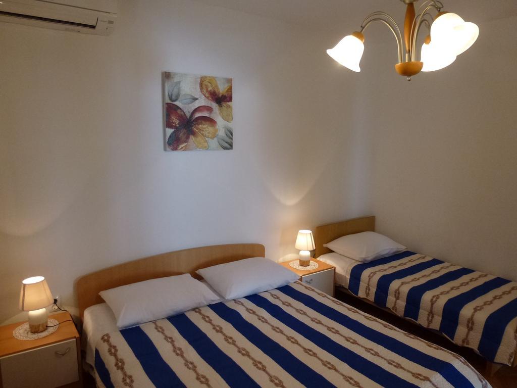 Apartments Tony Stanici - Омиш Экстерьер фото
